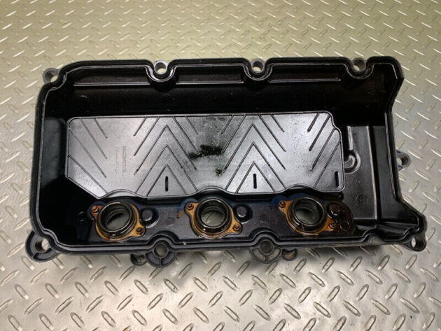 14 15 16 17 18 19 20 Acura RDX 3.5L Front Valve Cover OEM 123105G0A00