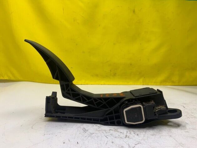 06 07 08 09 10 Mercedes-Benz W251 R350 Gas Throttle Pedal Accelerator OEM