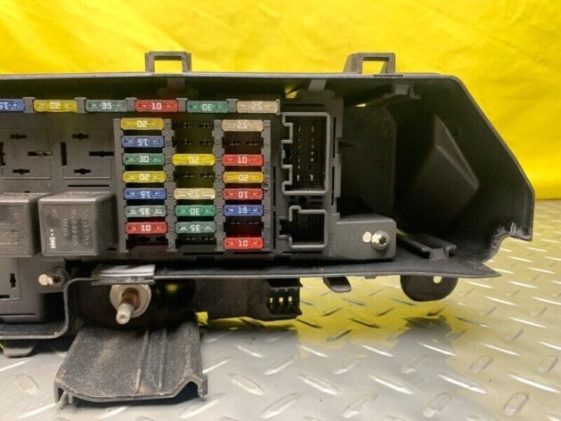 05 06 07 08 09 Volvo S60 Under Hood Fusebox Fuse Relay Box OEM