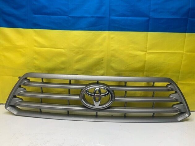 08 09 10 Toyota Highlander Front Upper Radiator Grille Emblem OEM 53101-48160