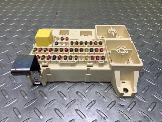 00 01 02 03 04 05 06 07 08 Jaguar S-Type Fuse Relay Box OEM 1R8T14A067AB