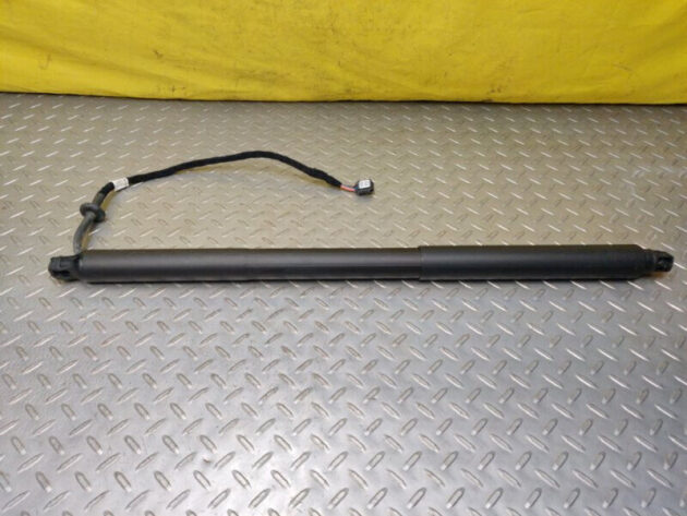 16 17 18 19 20 Porsche Panamera 4 Tailgate lift motor strut OEM 971827851