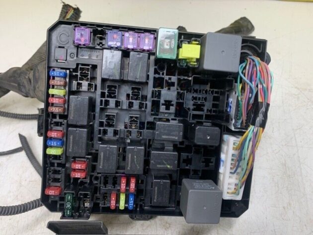 15 16 17 Mitsubishi Outlander Sport 2.0L Fuse Box Relay Junction Module OEM