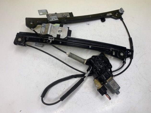 07 08 09 10 Mini Cooper Clubman front Passenger Right  Door Regulator Motor OEM