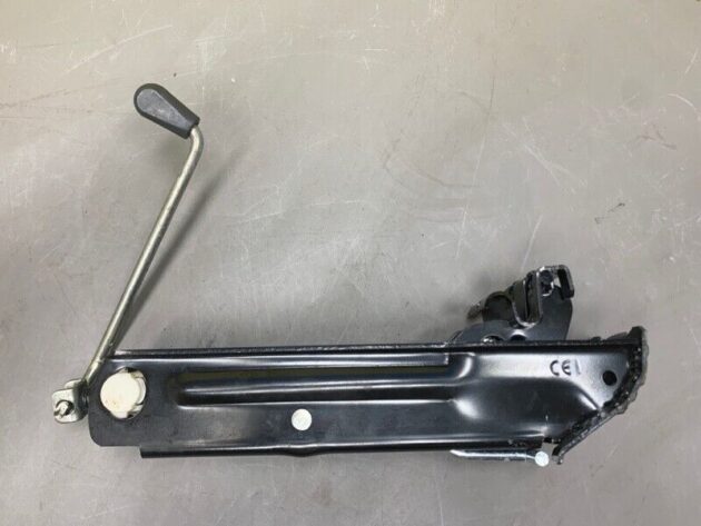 13 14 15 16 17 Volkswagen Passat CC Wheel Tire Jack Assembly OEM