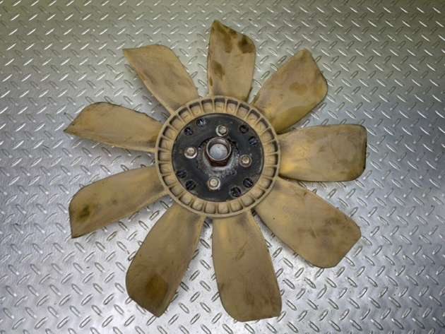 99 00 01 02 03 04 Cadillac Escalade Ext Engine Cooling Fan Clutch OEM 20913877