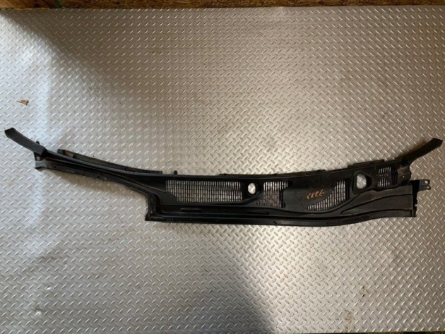 09 10 11 12 Lexus LS460 Front Windshield Wiper Cowl Vent Cover Panel OEM