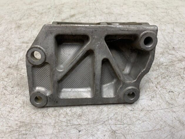 06 07 08 09 10 Infiniti M35 4WD Front Right Engine Mount Bracket OEM 11232-AF801