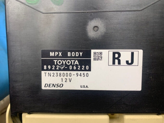 15 16 17 Toyota Camry Inteior Under Dash Fuse Relay Box OEM 82730-06753