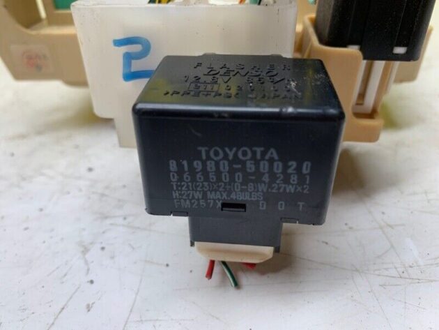 2000 2001 2002 2003 Lexus RX300 Interior Cabin Fuse Relay Junction Box OEM