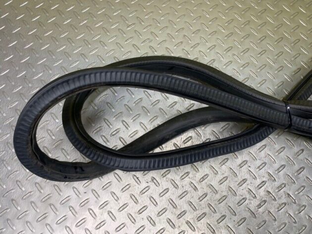 13 14 15 Porsche Cayenne Rear Left Door Body Weatherstrip Seal OEM 7P0867367F