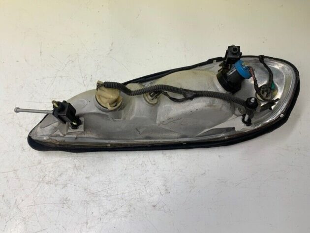 00 2001 2002 2003 2004 2005 Pontiac Grand Am Passenger RH Right Side Headlight