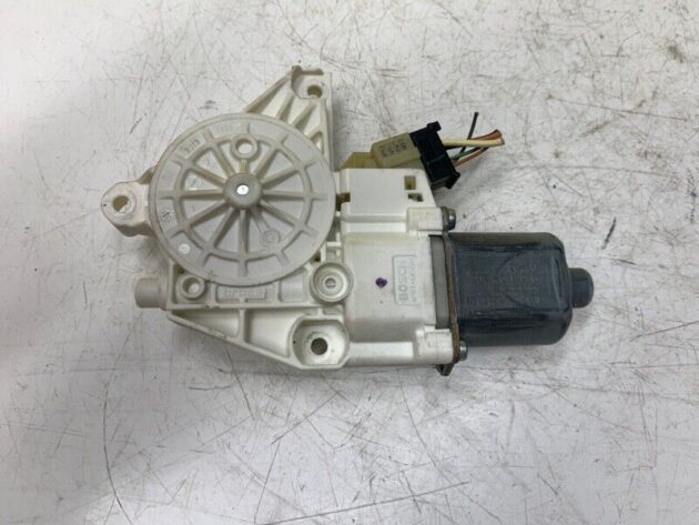 06 07 08 09 10 Mercedes-Benz W251 Front Left Door Window Regulator Motor OEM