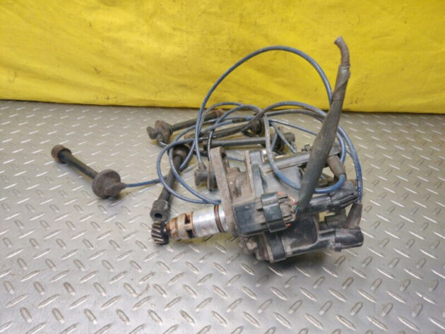 97 Lexus LX450 J80 External Distributor OEM 1910066020