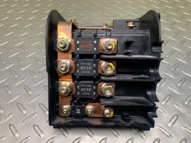 06 07 08 09 10 Bentley Continental Flying Spur Battery Positive Terminal Fusebox