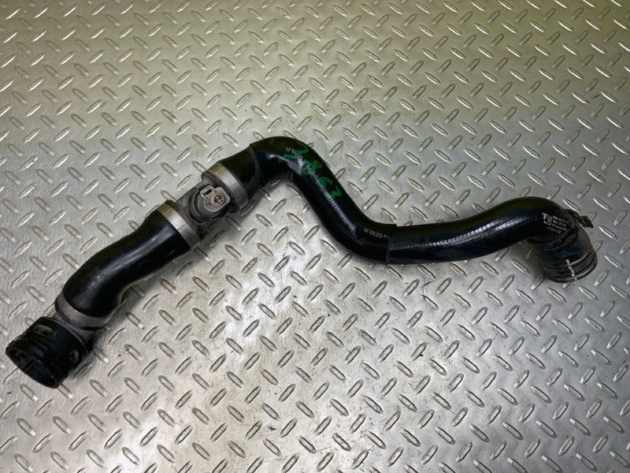 13 Porsche Cayenne 3.0L Diesel Lower Radiator Coolant Hose Line OEM 7P6122051G