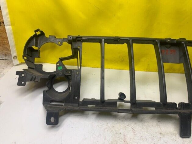 2005 2006 2007 Jeep Liberty Front Apron Panel Mount OEM