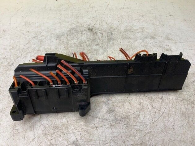 2006 2005 2007 BMW 530i E60 Front Under Dash Power Fuse Relay Box OEM