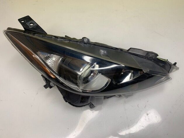 2014 2015 2016 Mazda3 MAZDA3 Passenger Right Side Headlight Halogen OEM damage