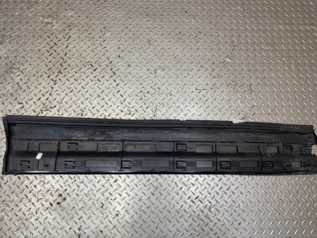 11 12 13 14 15 16 Porsche Cayenne Front Right Door Molding Trim OEM 95855978804