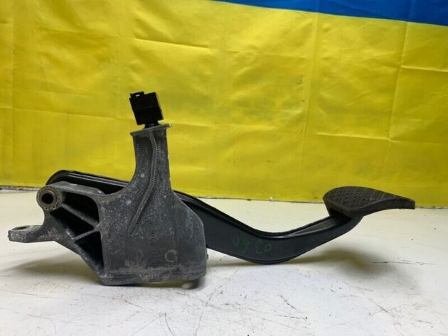 03 04 05 06 Mercedes-Benz W211 E50 Brake Pedal OEM A2112900119