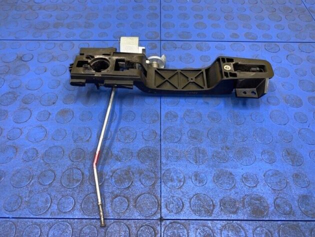 09 10 11 13 14 15 16 Lincoln Mks Front Right Handle Bracket OEM DG1Z5426684A