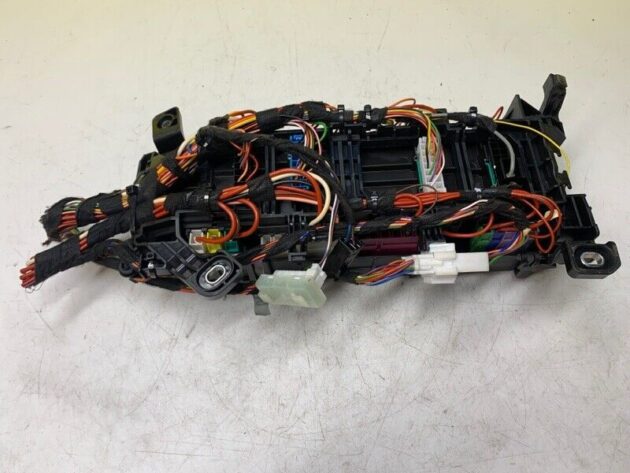 2017-2018 18 17 INFINITI QX30 Rear Engine Fuse Box 2.0L OEM