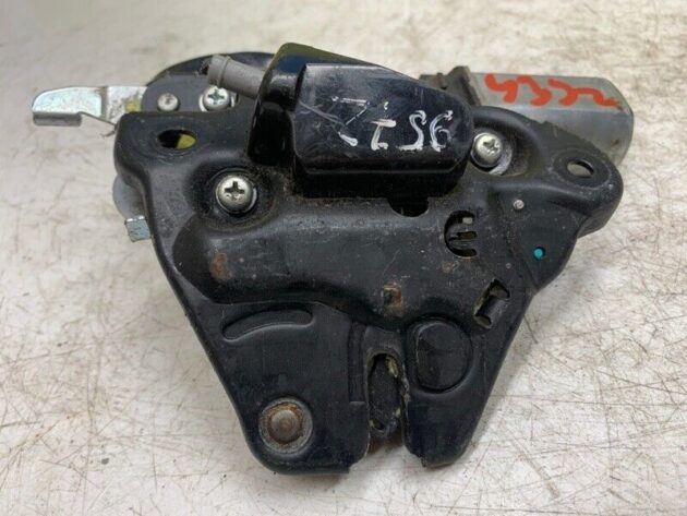 07 08 09 10 Lexus GS350 3.5L Power Trunk Deck Lid Lock Latch Actuator Motor OEM