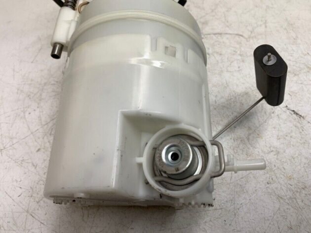 11 12 13 KIA Sorento Tank Fuel Pump Assembly OEM 31110-1U000