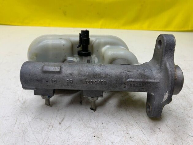 2006 06 Cadillac SRX 3.6L Brake Master Cylinder OEM 10367561