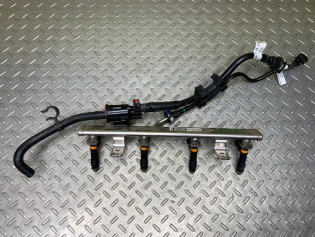 17 18 19 20 21 22 23 Jeep Compass 2.4L Fuel Rail OEM 04627120AD