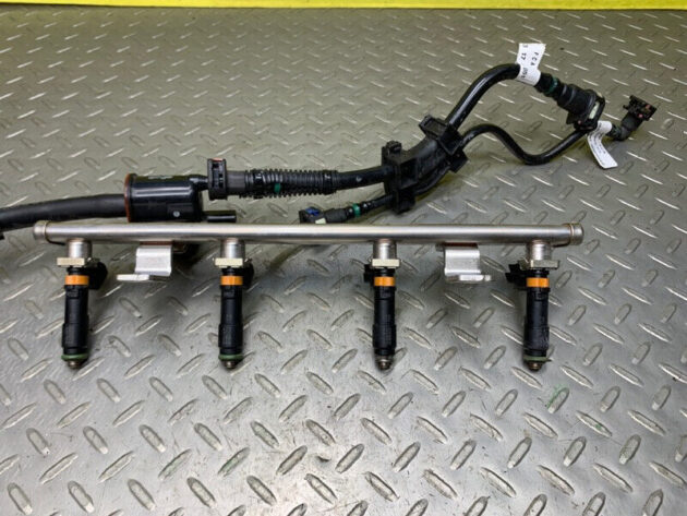 17 18 19 20 21 22 23 Jeep Compass 2.4L Fuel Rail OEM 04627120AD