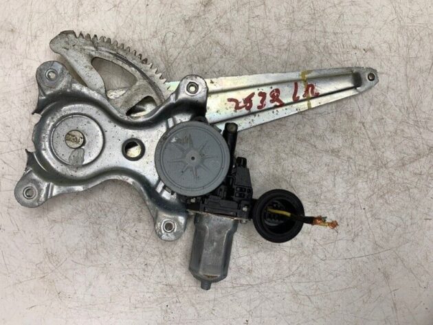 08 09 10 11 12 Toyota Matrix Front Driver Left Door Window Regulator Motor  OEM