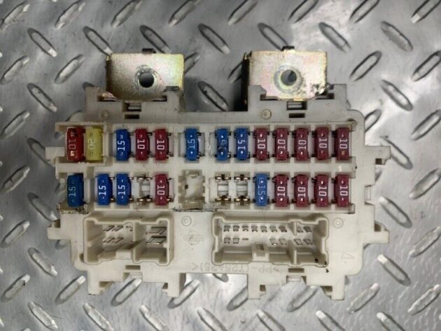 07 08 09 10 11 12 13 14 15 16 Nissan Armada Interior Cabin Fuse Relay Box OEM