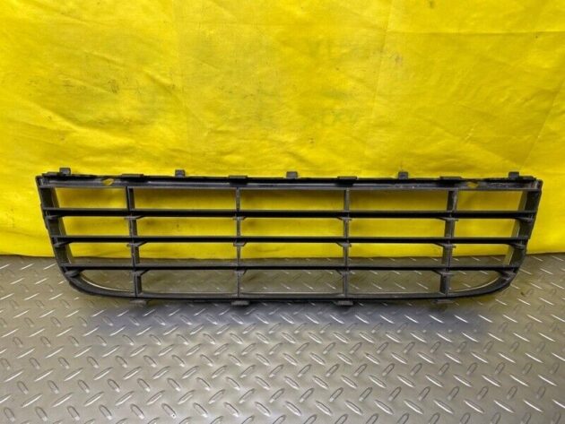 06 07 08 09 10 Volkswagen Jetta Front Bumper Center Grille w/Chrome Molding OEM