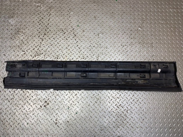 11 12 13 14 15 16 Porsche Cayenne Front Right Door Molding Trim OEM 95855978804