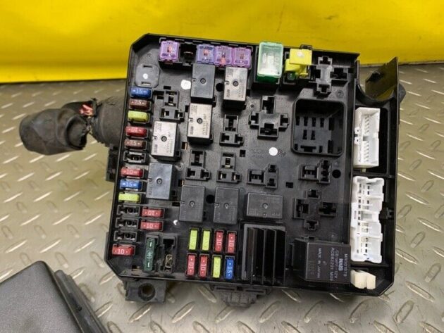 06 07 08 09 Mitsubishi Outlander 3.0L Engine Under Hood Fuse Relay Box OEM