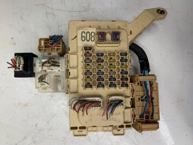 2000 2001 2002 2003 Lexus RX300 Interior Cabin Fuse Relay Junction Box OEM