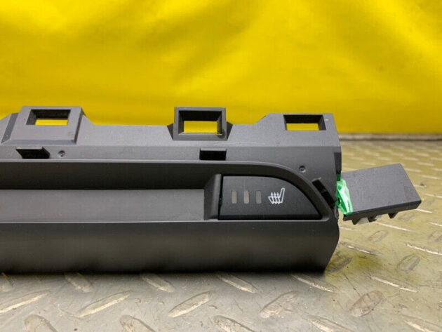 16 17 18 Mazda CX-9 Seat Heat Heater Switch Indicator Panel OEM TK5055260A