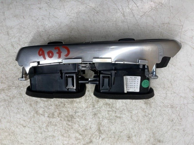 17 18 19 Infiniti QX30 Center Dash A/C Dual Air Vent OEM 68750 5DF0A