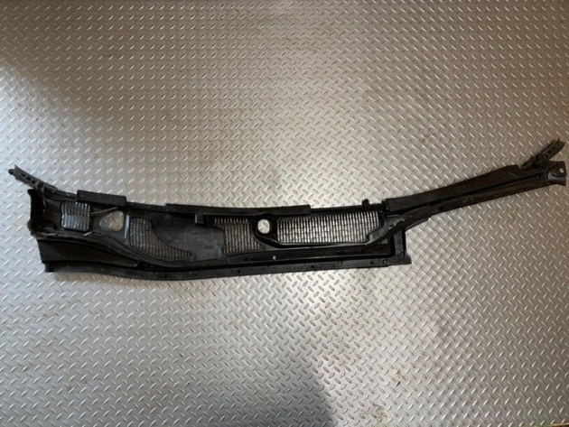 09 10 11 12 Lexus LS460 Front Windshield Wiper Cowl Vent Cover Panel OEM