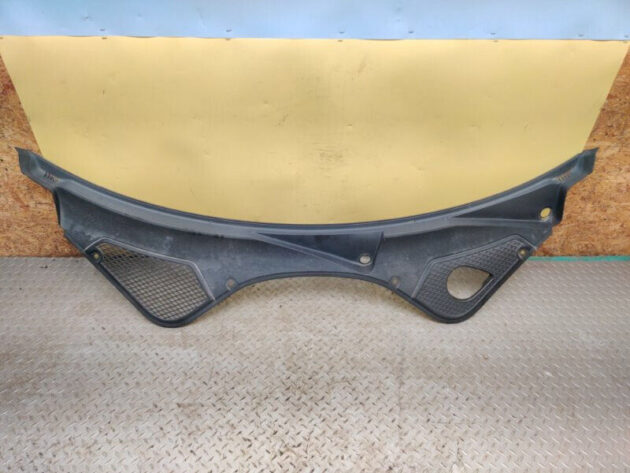 16 17 18 19 20 21 Porsche Panamera Windshield cowl vent panel OEM