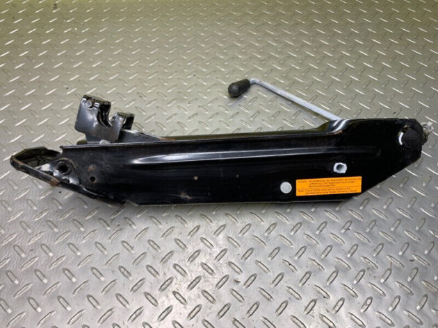 07 08 09 10 Porsche Cayenne Lifting Jack Floor OEM 7L0011031B