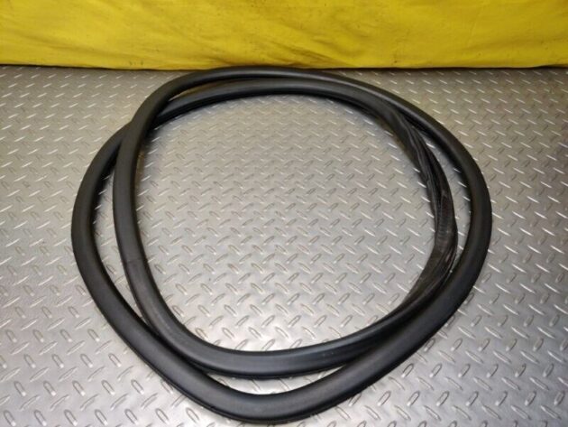 05 06 07 Bentley Continental Front LH Door Seal Rubber Weather-Strip on Body OEM