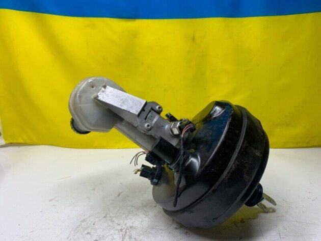 06-07 Mercedez-Benz W251 R-Class Power Brake Booster W/ Master Cylinder OEM