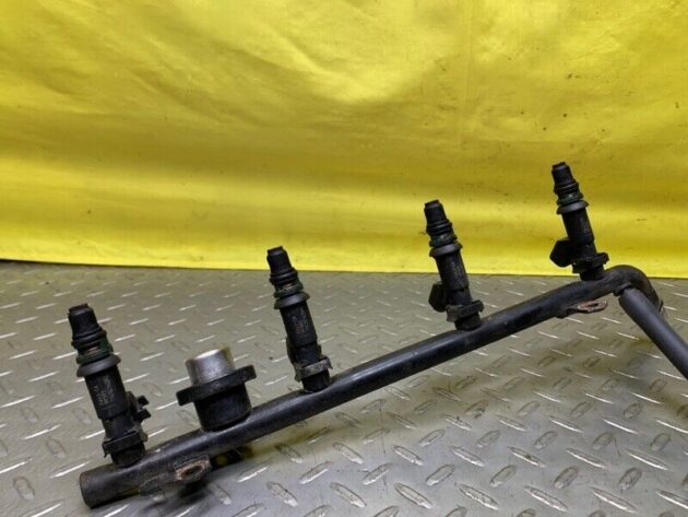 00 01 02 Jaguar S-Type 4.0L Engine Motor Fuel Rail w/ Injector OEM AJ84079