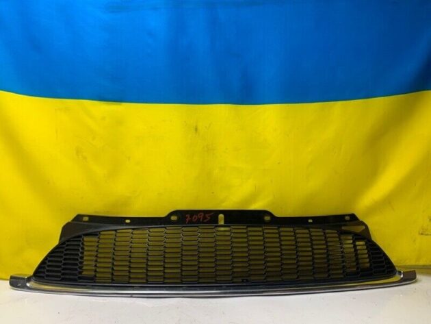 07 08 09 10 Mini Cooper S Clubman  Front Upper Grille Trim OEM 7209903