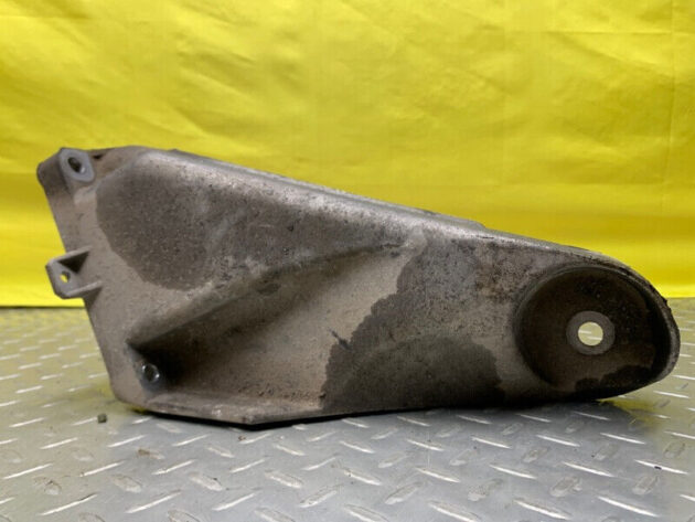 07 08 09 10 Porsche Cayenne Right engine motor mount bracket OEM 022199308