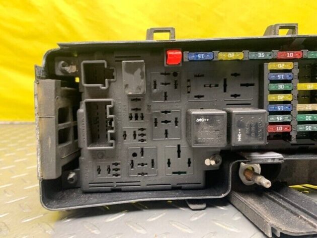 05 06 07 08 09 Volvo S60 Under Hood Fusebox Fuse Relay Box OEM