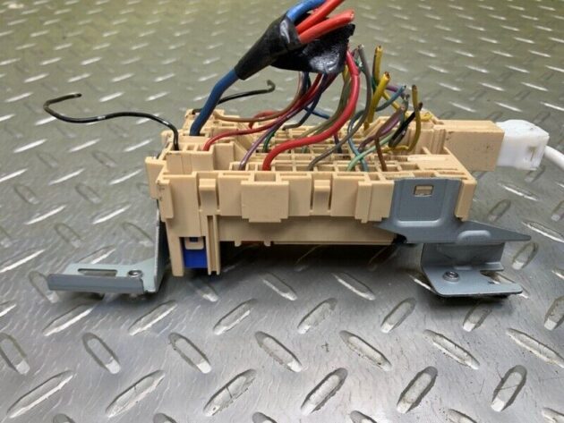 10 11 12 13 14 Nissan Juke Interior Fuse Relay Box Junction Dash OEM